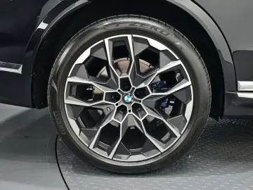 2025 BMW X7 с пробегом 11 573 км