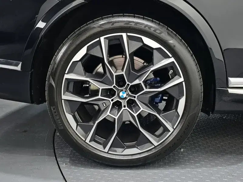 2025 BMW X7 с пробегом 11 573 км