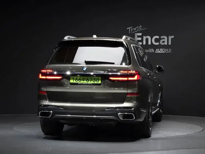 2025 BMW X7 с пробегом 11 160 км