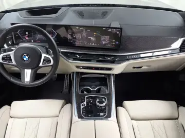2025 BMW X7 с пробегом 11 160 км