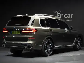 2025 BMW X7 с пробегом 9 483 км