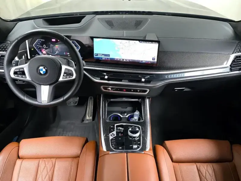 2025 BMW X7 с пробегом 9 483 км