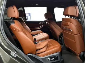 2025 BMW X7 с пробегом 9 483 км