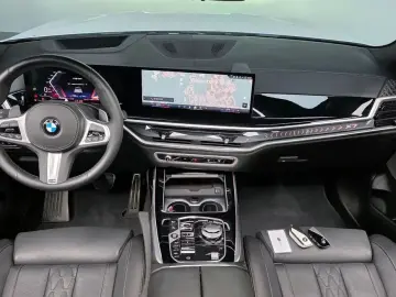 2024 BMW X7 с пробегом 15 206 км