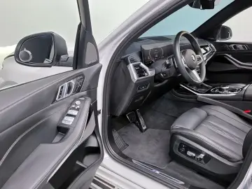 2024 BMW X7 с пробегом 15 206 км
