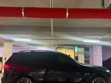 2025 BMW X7 с пробегом 5 000 км
