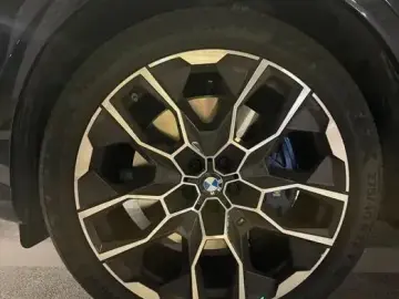 2025 BMW X7 с пробегом 5 000 км