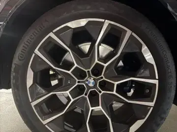 2025 BMW X7 с пробегом 5 000 км