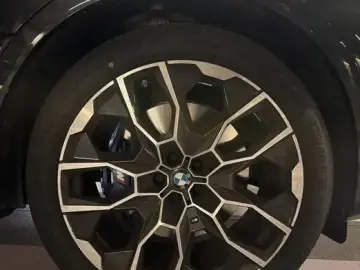 2025 BMW X7 с пробегом 5 000 км