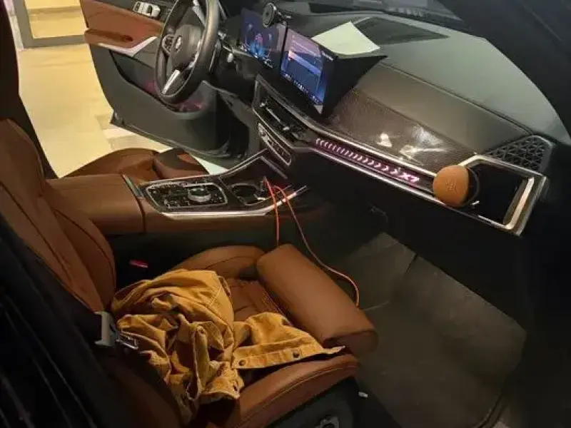 2025 BMW X7 с пробегом 5 000 км