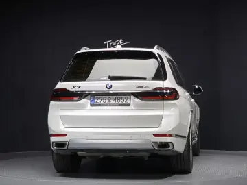 2025 BMW X7 с пробегом 9 697 км