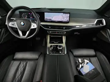 2025 BMW X7 с пробегом 9 697 км