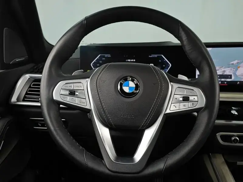 2025 BMW X7 с пробегом 9 697 км