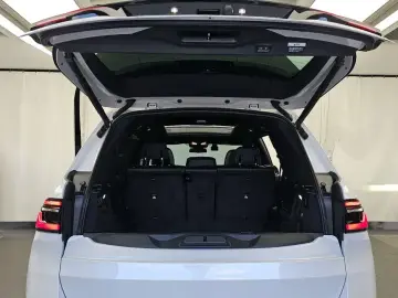 2025 BMW X7 с пробегом 9 697 км