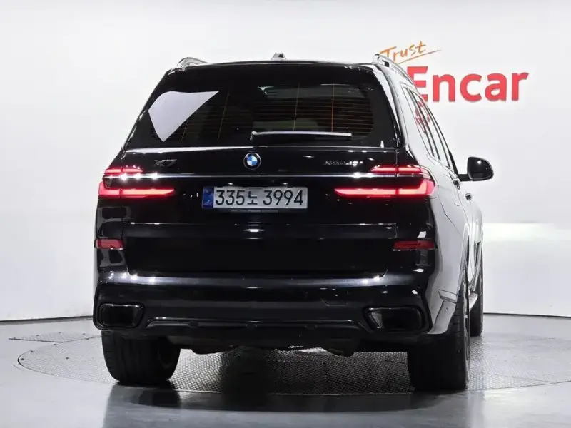 2025 BMW X7 с пробегом 10 527 км