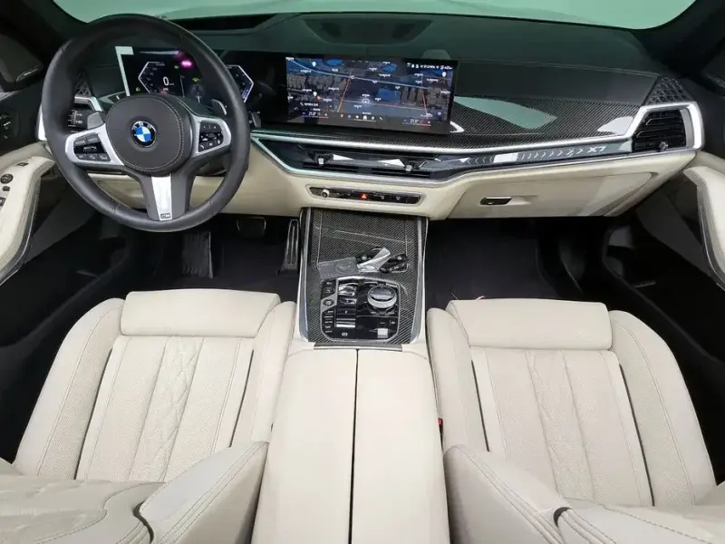 2025 BMW X7 с пробегом 10 527 км