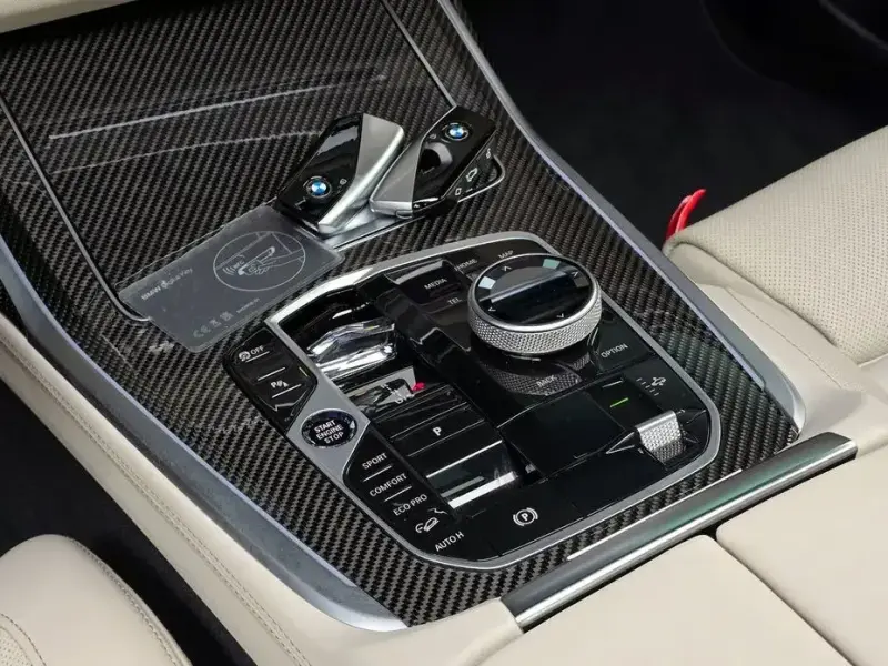 2025 BMW X7 с пробегом 10 527 км