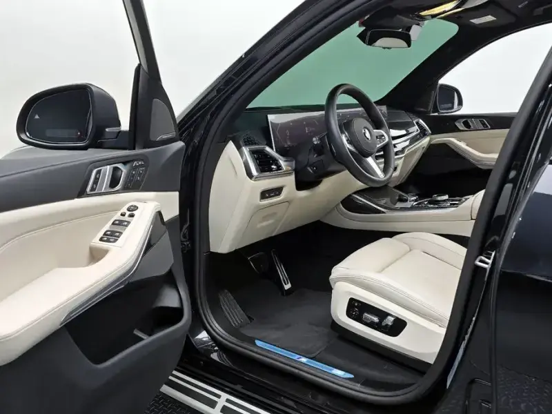 2025 BMW X7 с пробегом 10 527 км