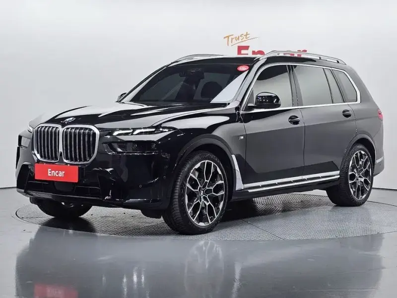 2025 BMW X7 с пробегом 17 860 км