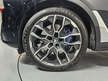 2025 BMW X7 с пробегом 17 860 км