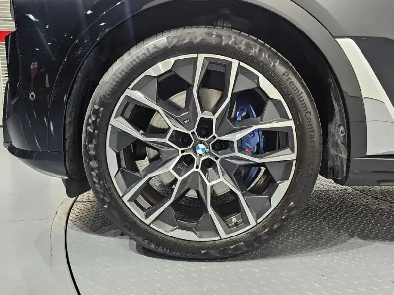 2025 BMW X7 с пробегом 17 860 км