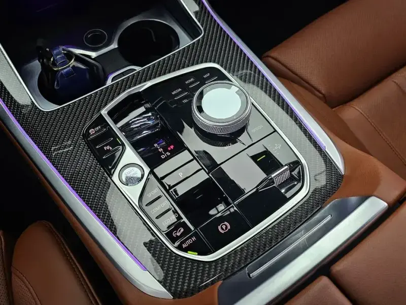 2025 BMW X7 с пробегом 17 860 км