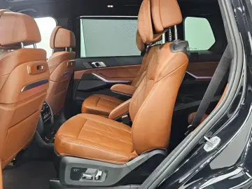 2025 BMW X7 с пробегом 17 860 км