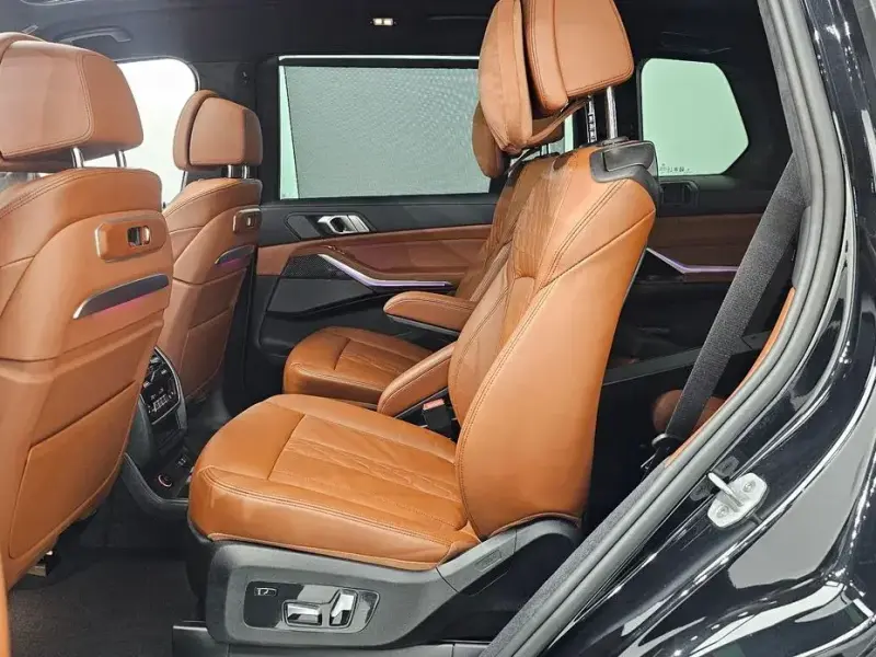 2025 BMW X7 с пробегом 17 860 км