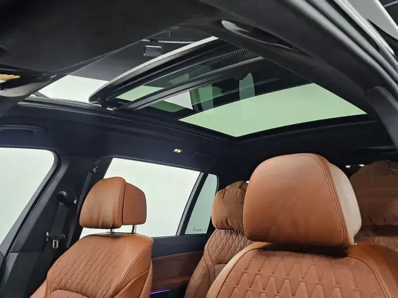 2025 BMW X7 с пробегом 17 860 км