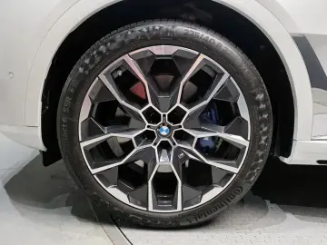 2025 BMW X7 с пробегом 14 821 км