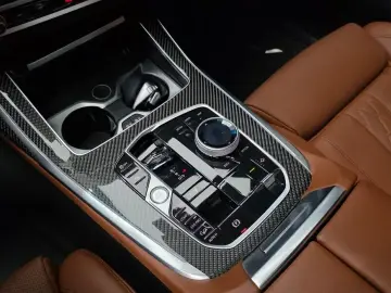 2025 BMW X7 с пробегом 14 821 км