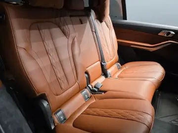 2025 BMW X7 с пробегом 14 821 км