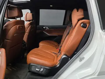 2025 BMW X7 с пробегом 14 821 км