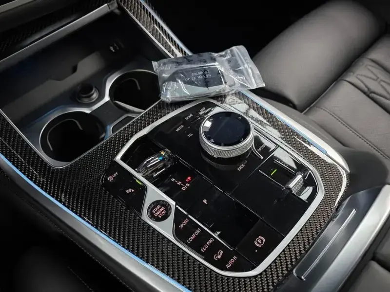 2025 BMW X7 с пробегом 9 311 км