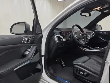 2025 BMW X7 с пробегом 9 311 км