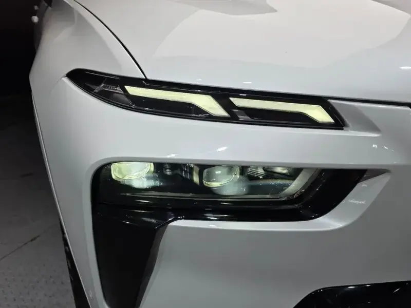 2025 BMW X7 с пробегом 14 821 км