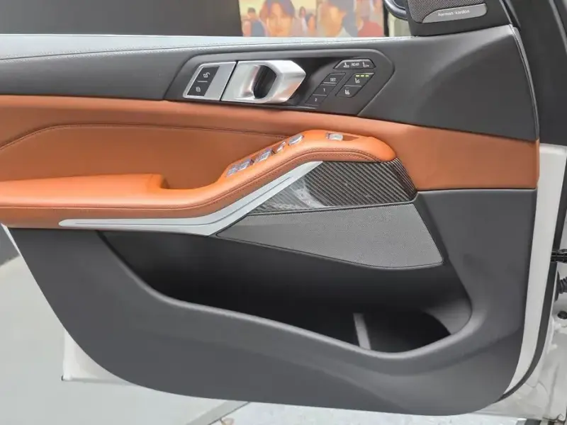 2025 BMW X7 с пробегом 14 821 км