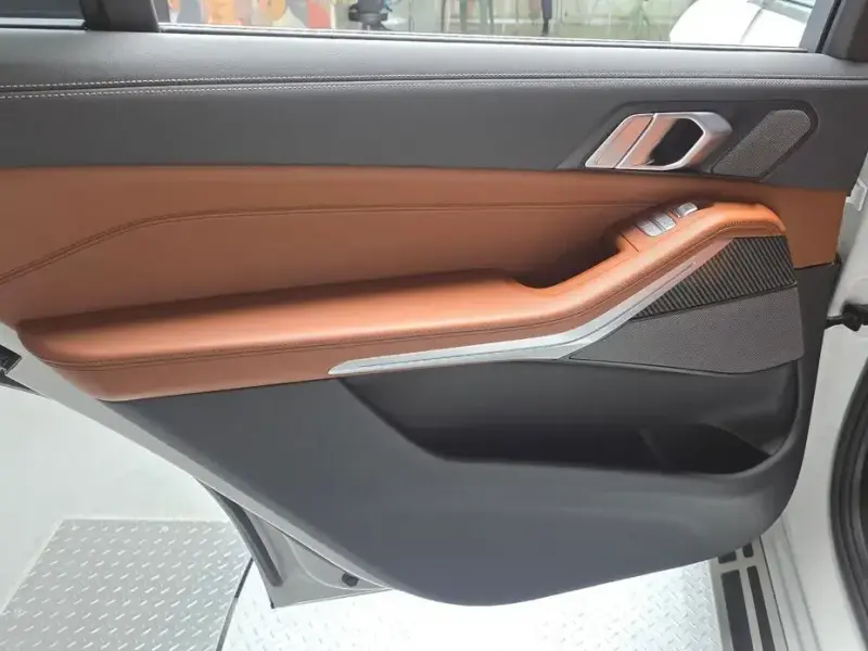 2025 BMW X7 с пробегом 14 821 км