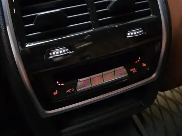 2025 BMW X7 с пробегом 14 821 км