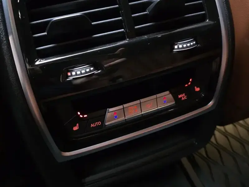 2025 BMW X7 с пробегом 14 821 км