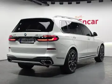 2025 BMW X7 с пробегом 5 630 км