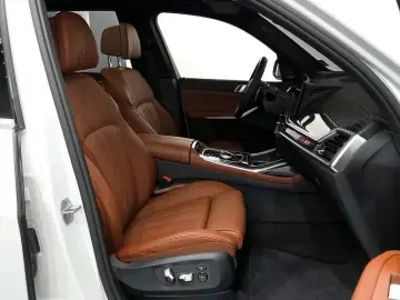 2024 BMW X7 с пробегом 18 975 км