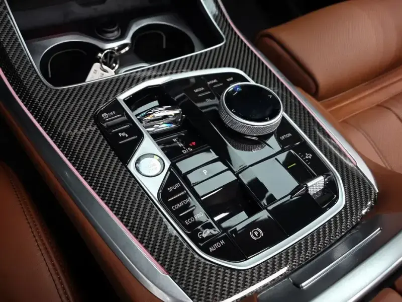 2025 BMW X7 с пробегом 5 630 км