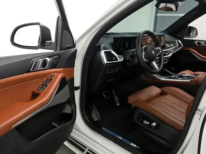 2025 BMW X7 с пробегом 5 630 км