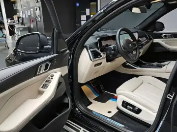 2025 BMW X7 с пробегом 5 187 км
