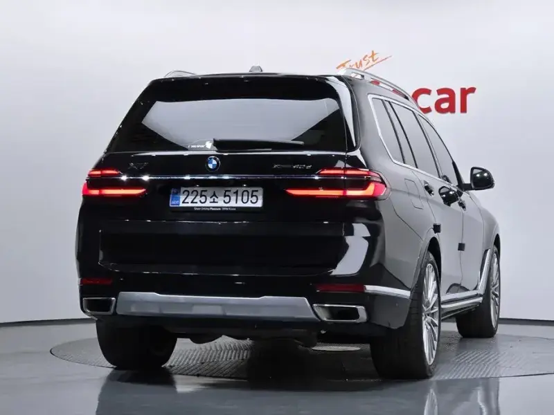 2025 BMW X7 с пробегом 18 329 км