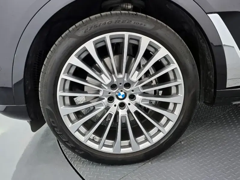 2025 BMW X7 с пробегом 18 329 км