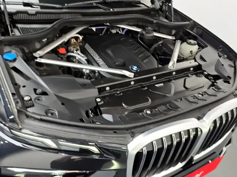2025 BMW X7 с пробегом 18 329 км