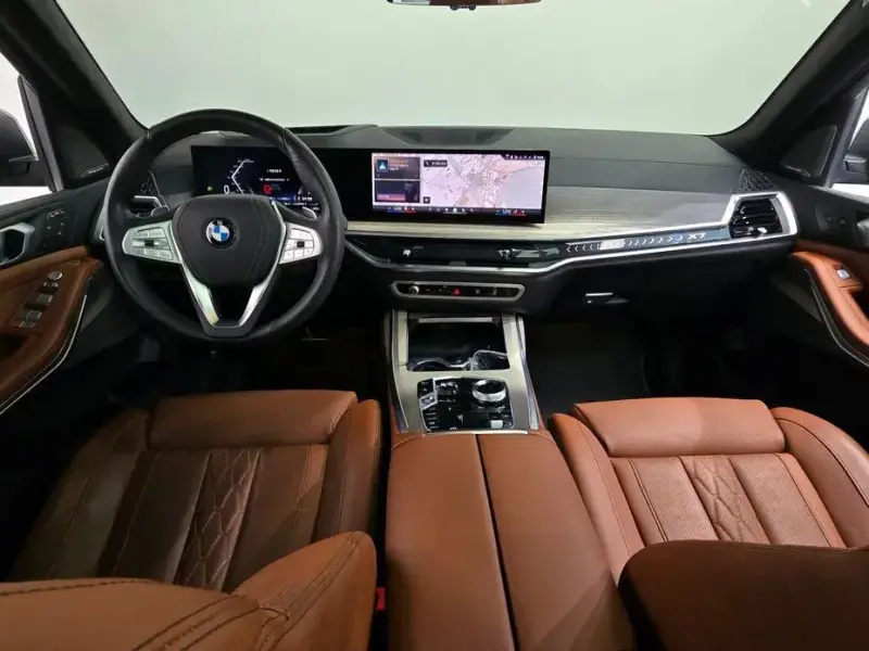 2025 BMW X7 с пробегом 18 329 км
