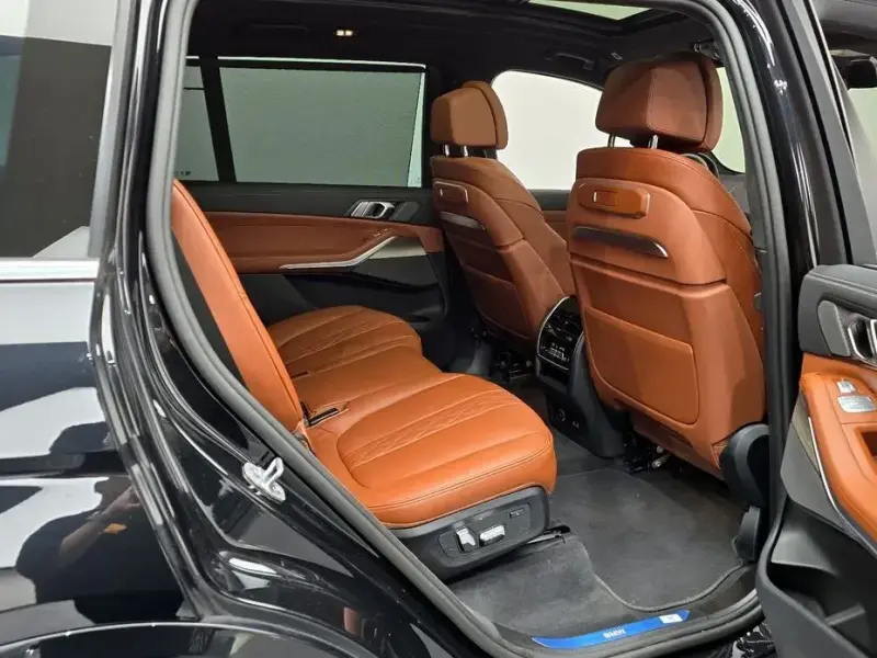 2025 BMW X7 с пробегом 18 329 км